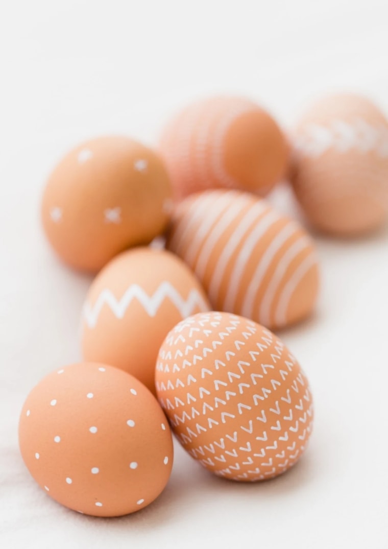 Easter Crafts - Pen Decorating Easter Eggs