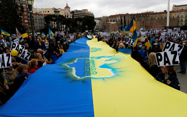 Protesta en Madrid, España, contra la invasión rusa de Ucrania