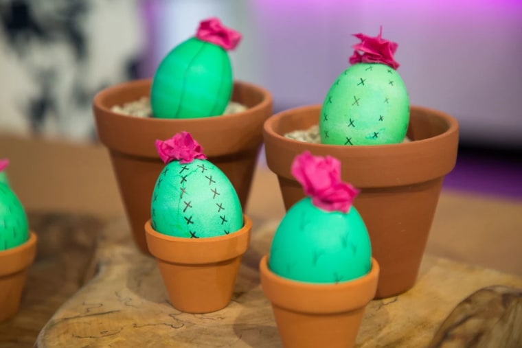 Easter Crafts: Cactus Easter eggs
