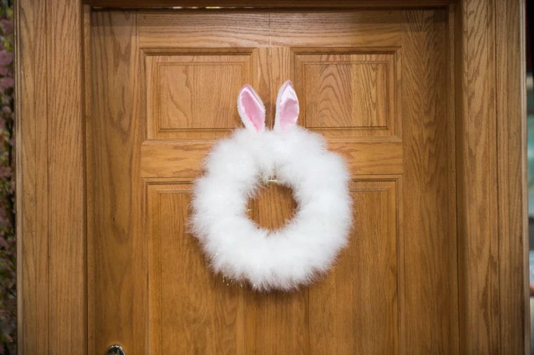 Easter Crafts: Bunny Wreath