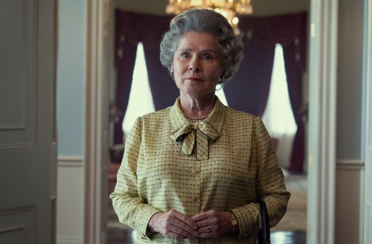 Imelda Staunton (Queen Elizabeth II) in "The Crown."