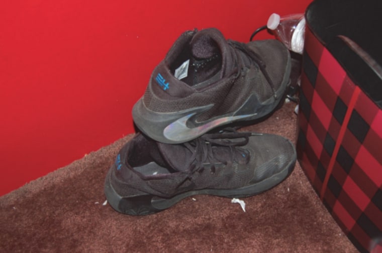 What appear to be Nike Zoom Freak 1 shoes that match the shoes that Beddingfield wore in
Washington, D.C., in November 2020 and January 2021.