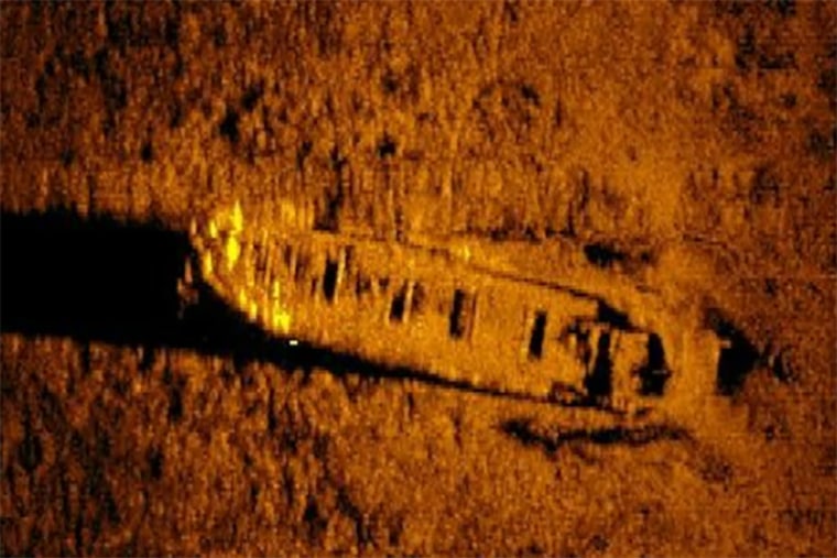 Sonar image of the Atlanta shipwreck located approximately 35 miles off Deer Park, Mich., in 650 feet of water in Lake Superior.