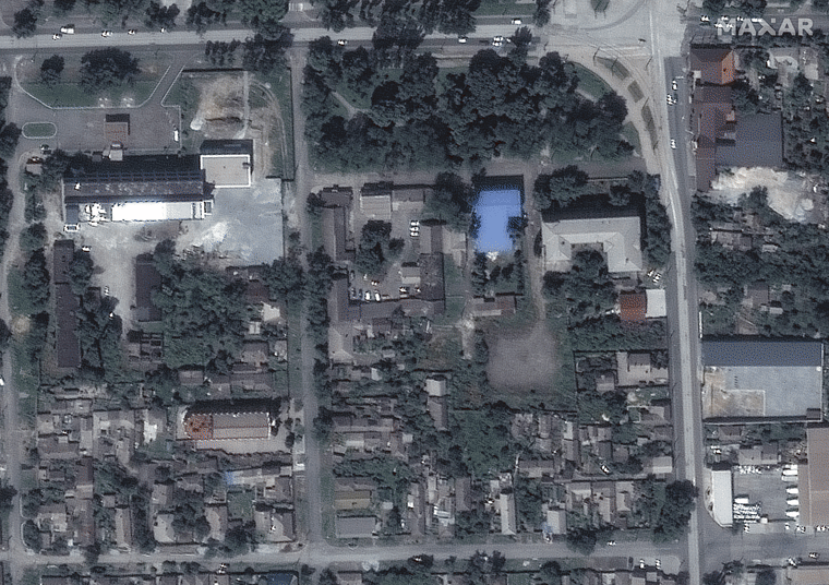 Satellite images released by American company Maxar on Wednesday show buildings and homes in Mariupol, Ukraine, before the Russian invasion and after it.