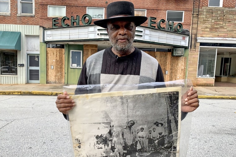 A former KKK headquarters terrorized a town for years. Now it will become a  diversity center