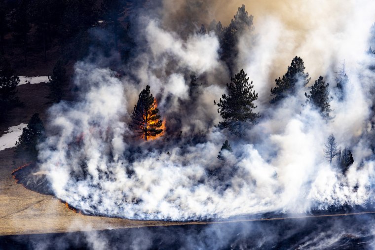 Photo: Evacuation forces near Boulder