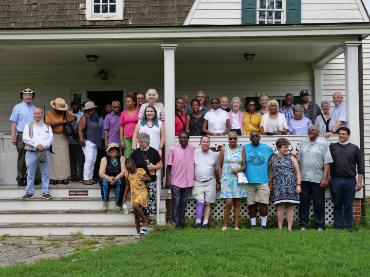Members of Memorial Episcopal Church and St. Katherine of Alexandria Episcopal Church gather at Hampton Plantation, which was owned by the founding rectors of Memorial Episcopal Church.