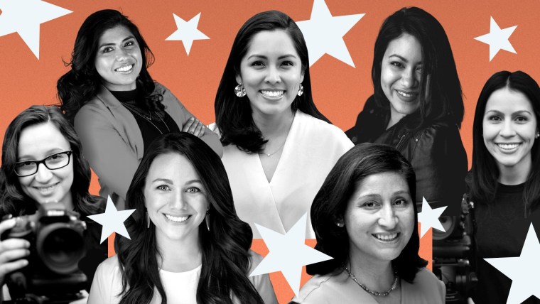 Siete mujeres latinas sonríen hacia el frente en una ilustración fotográfica sobre el Latina Consultants Group, organización de asesoras políticas establecida en 2022