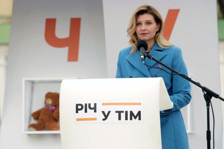 "The thing is..." exhibition opens within framework of "16 Days against violence" international campaign at Mykhailivska Square