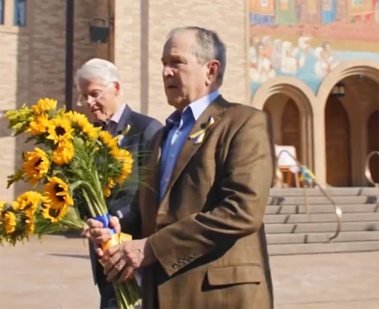 On Friday, March 18, former Presidents Bill Clinton and George W. Bush visited Saints Volodymyr and Olha Ukrainian Catholic Church in Chicago together to show their support.
