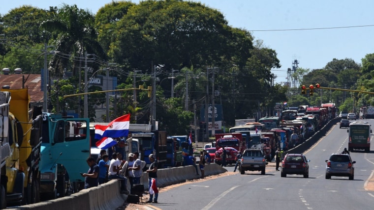 Camioneros paraguayos a mediados de marzo.