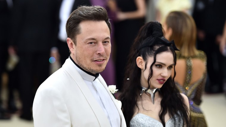 Elon Musk y Grimes acuden a la MET Gala mayo 2018