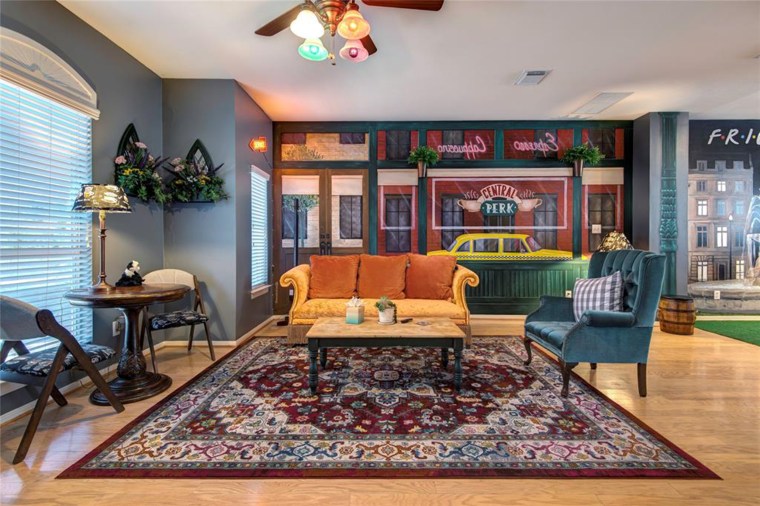The home's living room brings you right to Central Perk. 