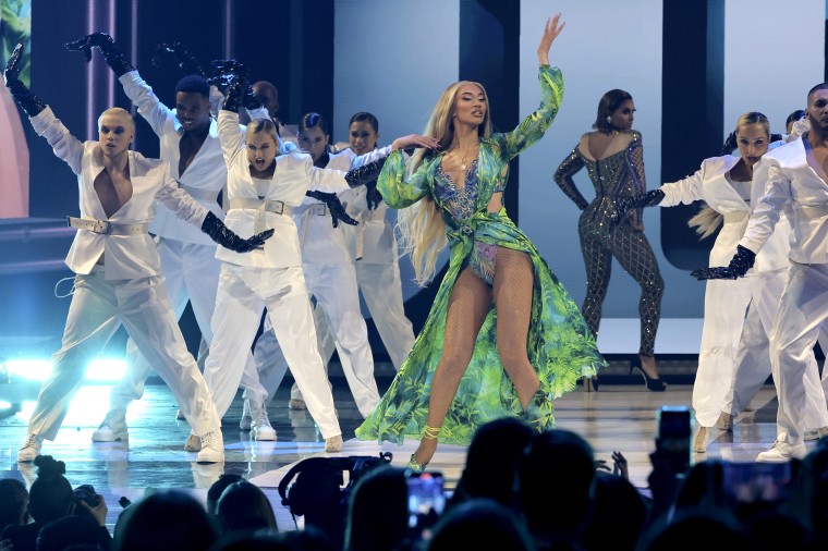 Jlo iheart radio 2025 performance