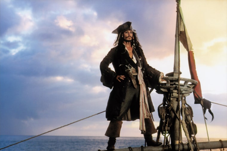 JOHNNY DEPP PIRATES OF THE CARIBBEAN: THE CURSE OF THE BLACK PEARL (2003)