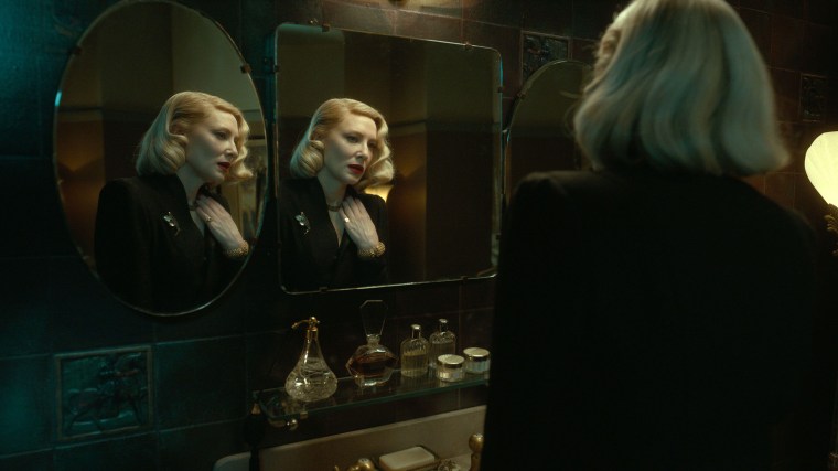 CATE BLANCHETT in NIGHTMARE ALLEY (2021), directed by GUILLERMO DEL TORO. Credit: Fox Searchlight Pictures/Double Dare You (DDY) / Album
