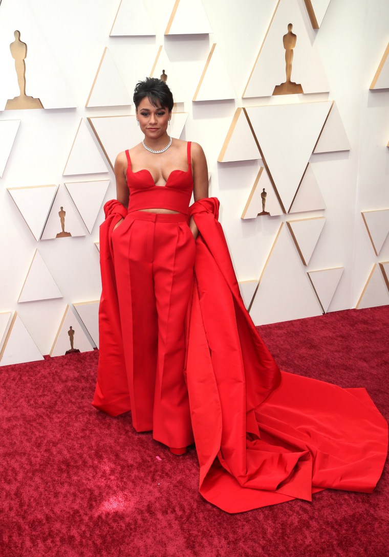 2022 Oscars Red Carpet: All the Fashion, Best Dresses