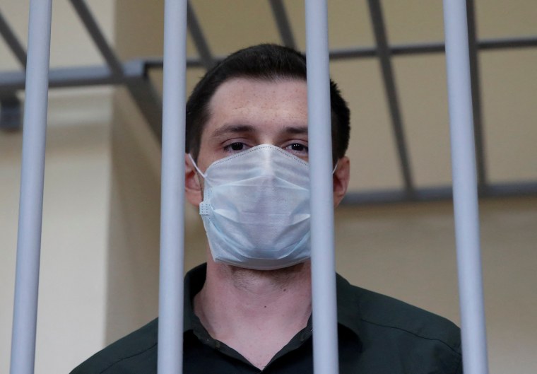 El exmarine Trevor Reed, detenido en 2019 y acusado de agredir a agentes de policía,  en prisión durante una vista judicial en Moscú el 30 de julio de 2020.