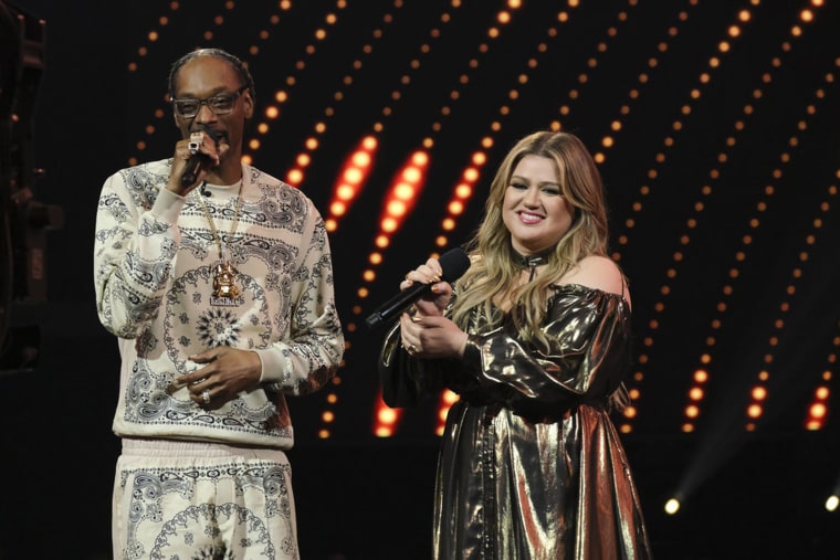 Snoop Dogg and Kelly Clarkson on "American Song Contest"