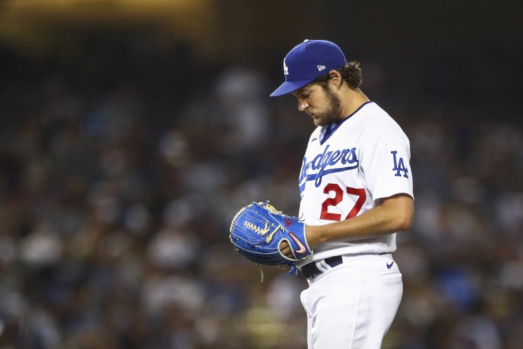 Trevor Bauer masters being a heel in his first Dodgers-Giants rivalry game