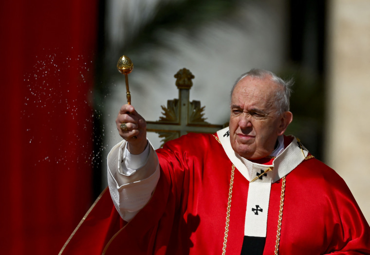 Image: VATICAN-POPE-MASS-PALM-SUNDAY