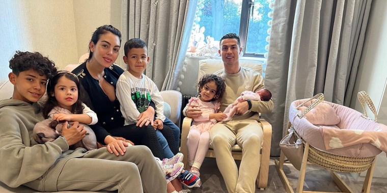 Cristiano Ronaldo and his partner, Georgina Rodriguez, show their new baby girl, Bella, to their daughter, Alana, and Ronaldo's older kids.