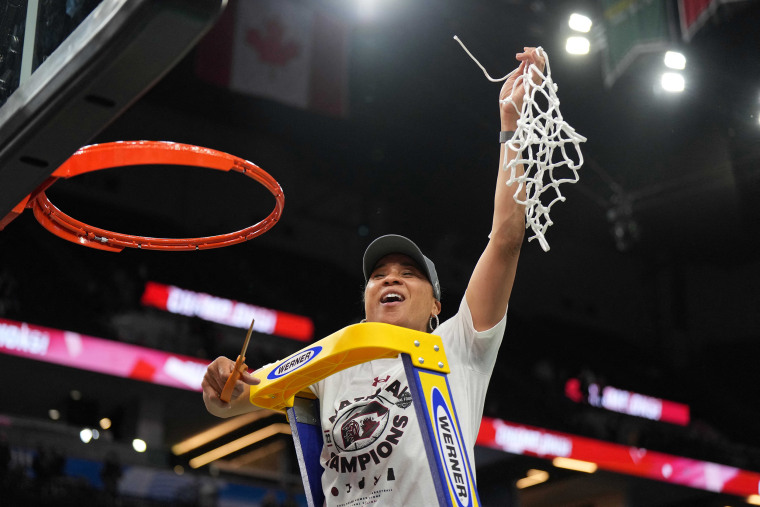 South Carolina's Dawn Staley explains missing national anthem before Final  Four game