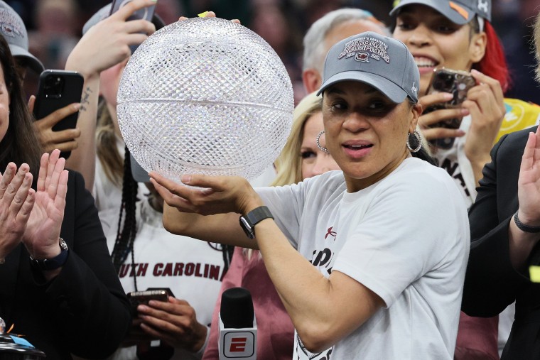 Basketball coach Dawn Staley speaks to female athletes of color in Omaha