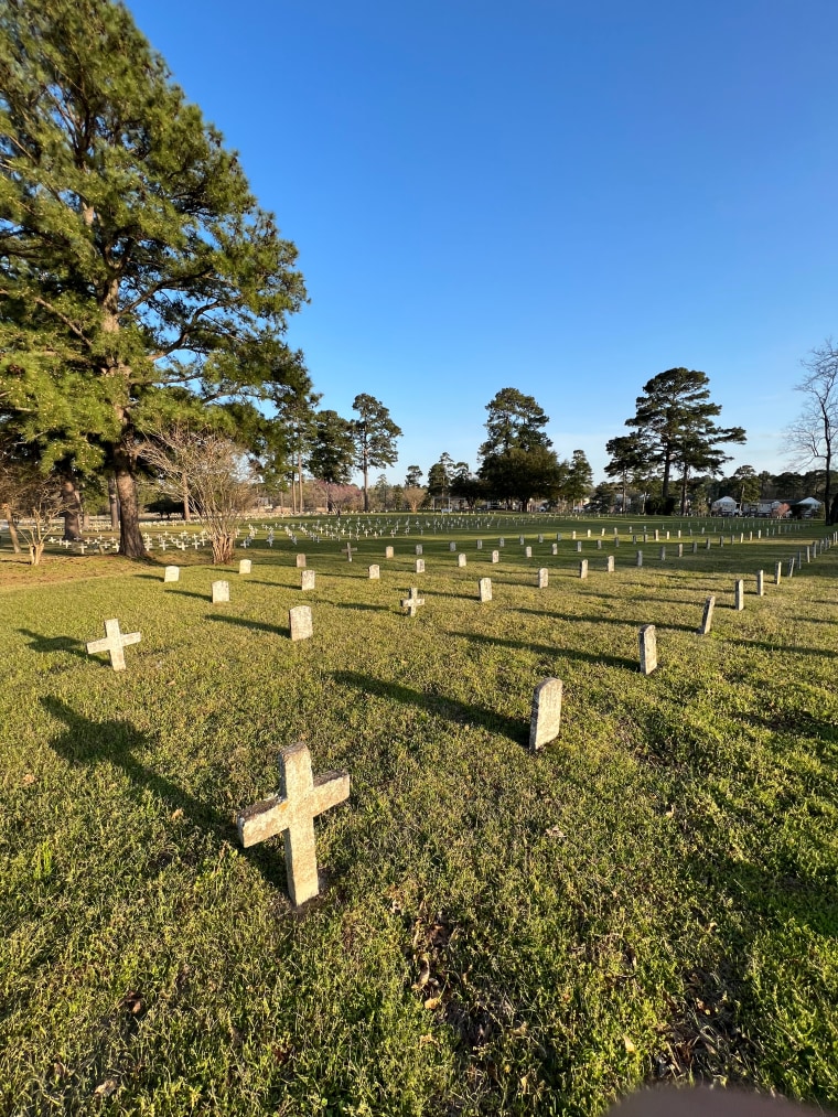 A unas cuadras de la prisión donde ejecuta a los presos en Huntsville, Texas, el estado se ocupa de este cementerio donde entierran a los presos que no son reclamados por nadie.