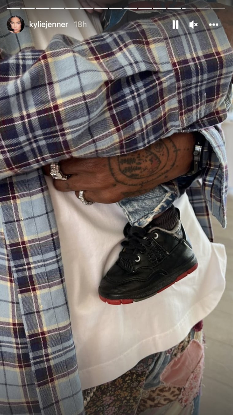 Was Travis Scott holding his newborn son in this pic from Kylie Jenner's Instagram story?