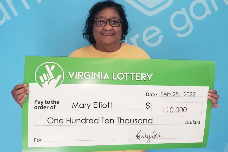 Mary Elliot del condado de Buckingham, Virginia, ganó 110,000 dólares en la lotería estatal luego de recuperar su boleto de la basura.
