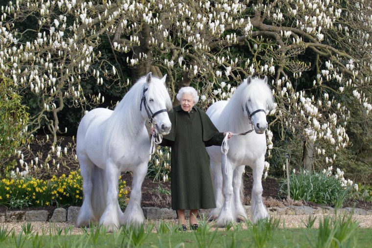 Image: BRITAIN-ROYAL-QUEEN