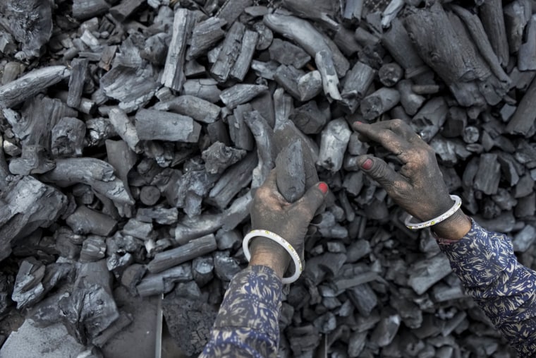 Supplies of coal at many thermal power plants are running perilously low, spawning daily power outages in several states. 