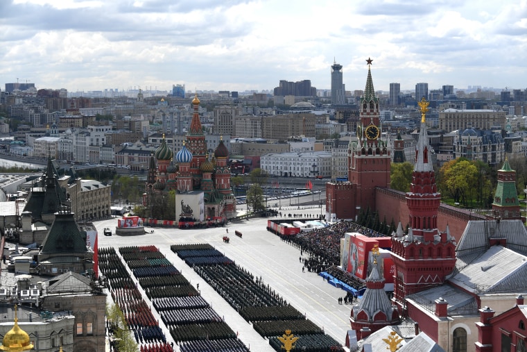 The Russian Coat Of Arms Sits On A Russian Flag Flying On The Roof Of The  Kremlin High-Res Stock Photo - Getty Images