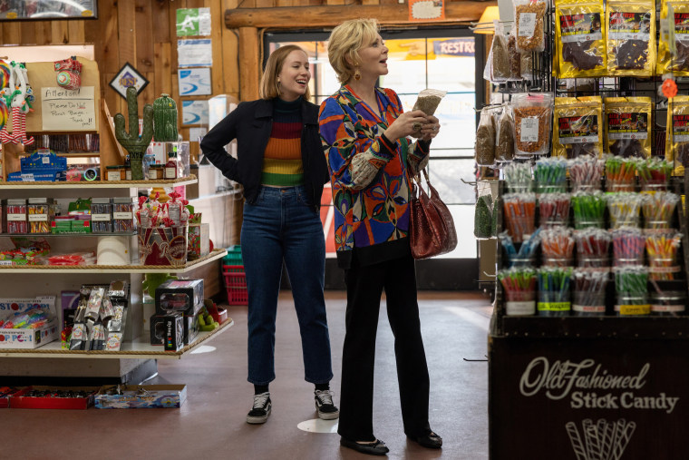 Hannah Einbinder and Jean Smart in "Hacks."