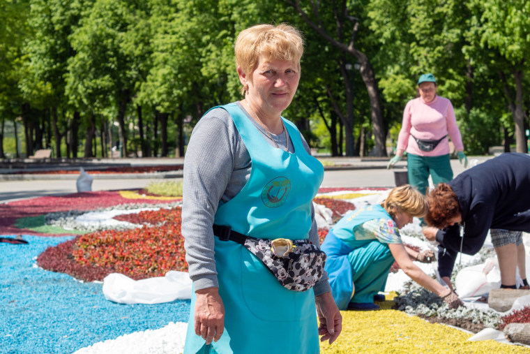 Galina Shedayeva plants flowers in central Kharkiv.