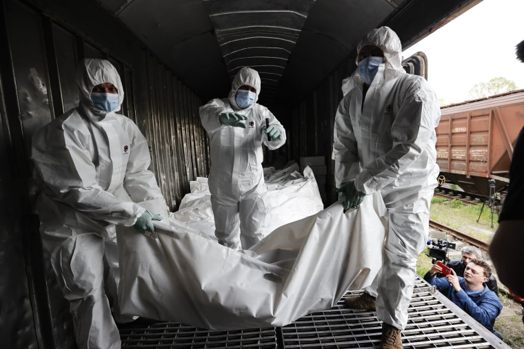 Image: Bodies of Russian soldiers who died in the war in Ukraine are stored in refrigerator railway wagons