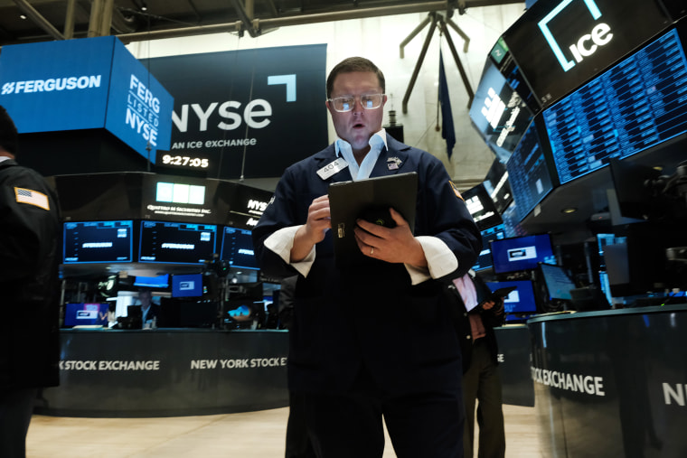 Image: Stock Market Opens After Dow Fell For Fifth Straight Day