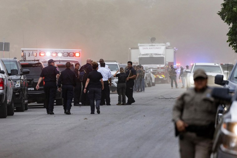 Zdjęcie: Masowa strzelanina w szkole podstawowej w Uvalde w Teksasie pozostawia co najmniej 19 zabitych