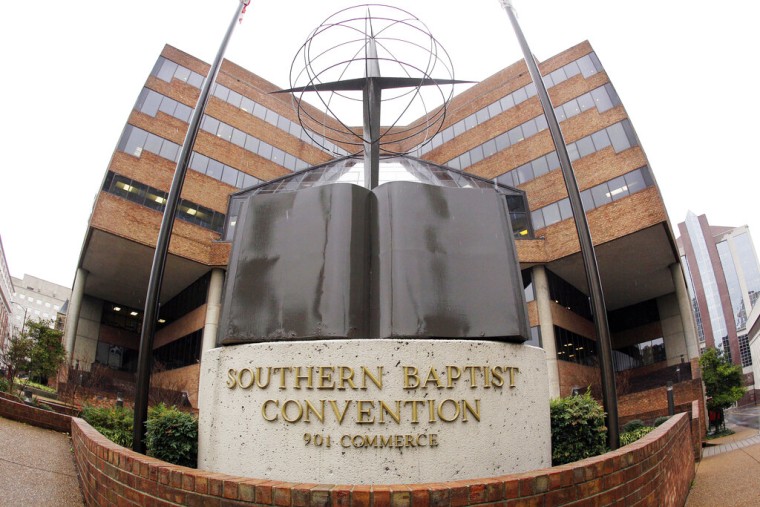 Esta foto de archivo del miércoles 7 de diciembre de 2011 muestra la sede de la Convención Bautista del Sur en Nashville, Tennessee.