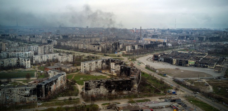 La ciudad de Mariupol tras la invasión militar rusa lanzada sobre Ucrania, el 12 de abril de 2022.