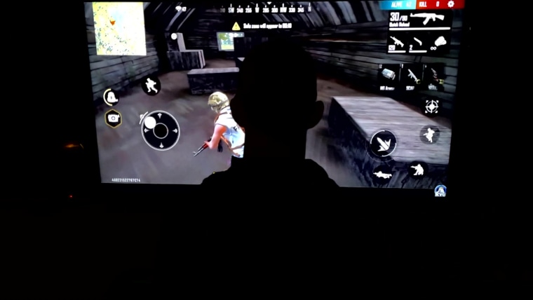 A través de los juegos de video en línea, se puede interactuar con jugadores de cualquier parte del mundo, sin conocerlos. 