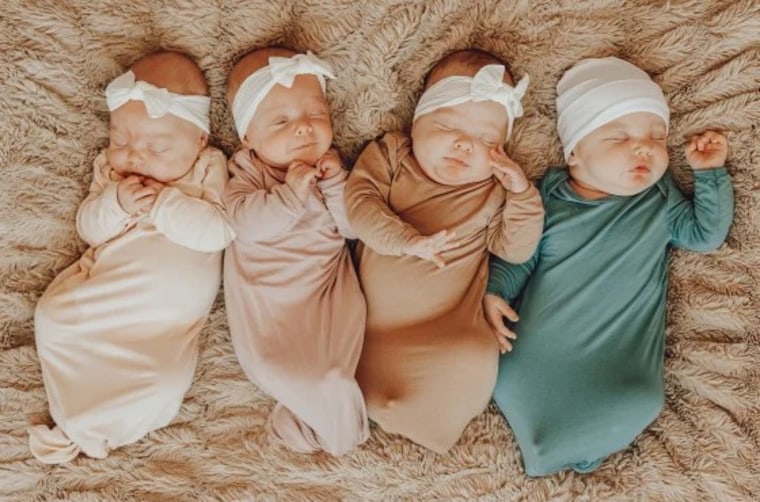 Los cuatro bebés ahora están en casa y están "muy bien", dice Ashley Crandell.