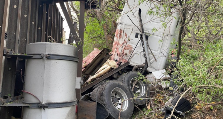 The remnants of pork ingredients could be seen smattered along the vehicle. 