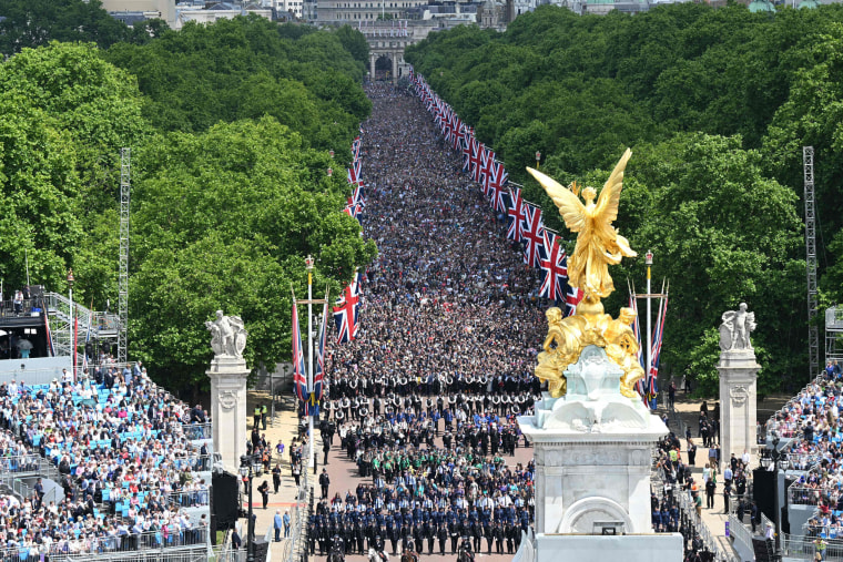 Image: fly-past over Buckingham Palace
