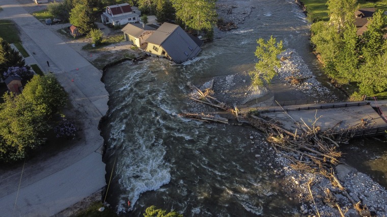 Image: Yellowstone flooding