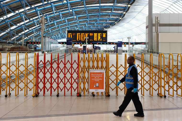 UK Rail Workers Begin Biggest Rail Strike In Three Decades