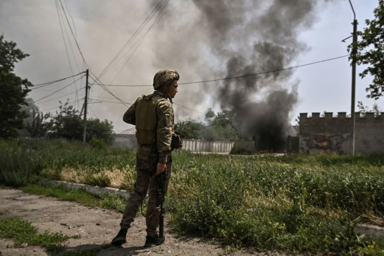 Ukrainian rebel region residents can join Russian military