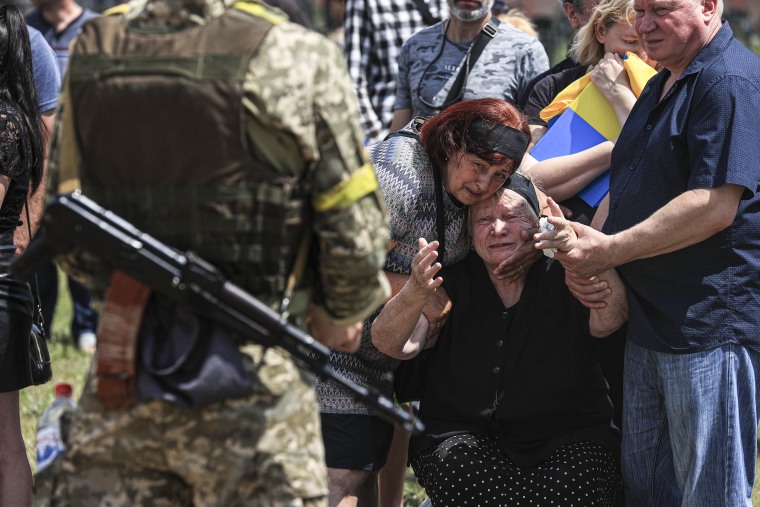 Funeral held for Ukrainian soldiers in Kharkiv