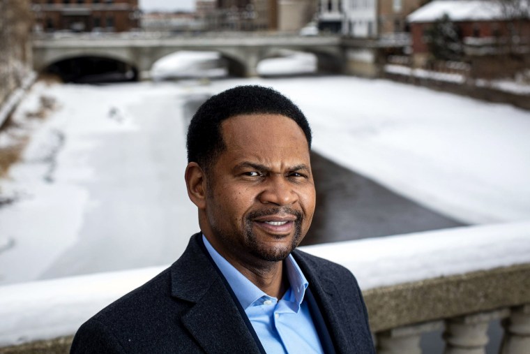 Aurora, Ill., Mayor Richard Irvin is vying for the Republican nomination for governor.